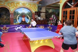 Choáng ngợp với vẻ khác lạ bên trong biệt thự trăm tỷ của Ngọc Sơn sau 20 năm