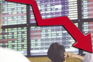 Thị trường chứng khoán ngày 25/7: Tiếp tục chịu áp lực giảm điểm