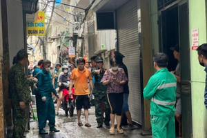 Thủ tướng chỉ đạo khẩn trương khắc phục hậu quả vụ cháy chung cư mini ở Hà Nội