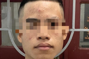 Tạm giữ hình sự đối tượng 14 tuổi cướp tài sản nữ xe ôm