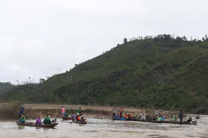 Vụ lật thuyền đánh cá tại Nghệ An, đã tìm thấy thi thể người chồng