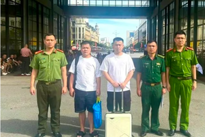 Trục xuất 2 công dân Trung Quốc vi phạm pháp luật tại Quảng Ninh