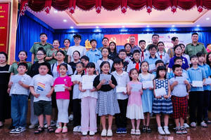 Tân Hiệp Phát tiếp tục bảo trợ học tập cho con em cán bộ chiến sĩ Công an trị giá hơn 9 tỷ đồng tại TP Hồ chí Minh