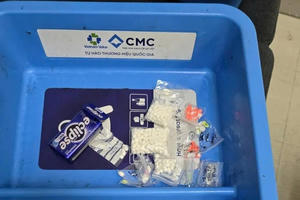 Hơn 1.000 viên kim cương nhập lậu bị hải quan bắt giữ Hơn 1.000 viên kim cương nhập lậu bị hải quan bắt giữ