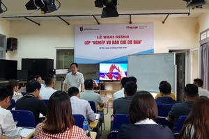 Báo Pháp luật Việt Nam khai giảng lớp học bồi dưỡng cho phóng viên trẻ