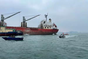 Quảng Ninh: Nỗ lực tìm kiếm nạn nhân còn lại trong vụ đắm tàu trên vịnh Bái Tử Long