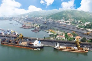 Kho vận & Cảng Cẩm Phả đẩy mạnh tiêu thụ, giữ ổn định sản xuất cuối năm