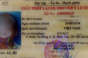 Hết năm 2016, phạt nặng giấy phép lái xe ô tô chưa đổi sang dạng PET