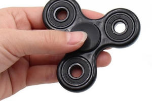 Spinner chiếm lĩnh giới trẻ