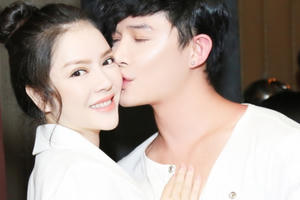 Nathan Lee hôn môi Phương Mai, hôn má Lý Nhã Kỳ trong tiệc sinh nhật