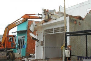 Khởi tố người phụ nữ cố tình xây dựng đón đền bù Khởi tố người phụ nữ cố tình xây dựng đón đền bù