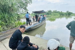 Nỗ lực tìm kiếm 3 bé gái mất tích khi tắm sông Sài Gòn