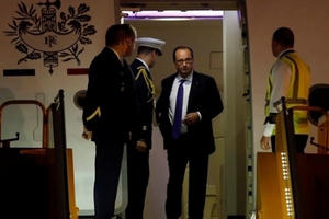 Tổng thống Pháp Hollande đến Hà Nội
