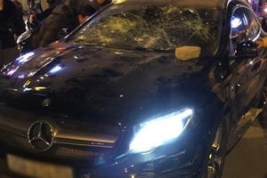 Hà Nội: Nghi án bị đánh ghen, cô gái trẻ đi xế sang hoảng loạn