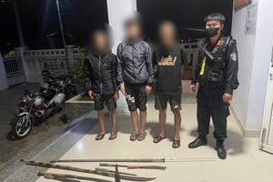 Cảnh sát nổ súng ngăn chặn nhóm thanh niên mang “hàng nóng” tụ tập nghi đánh nhau