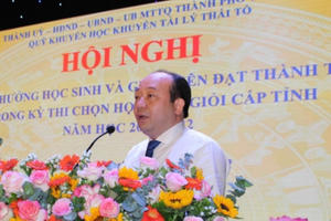 Thành phố Từ Sơn khen thưởng giáo viên và học sinh giỏi cấp tỉnh