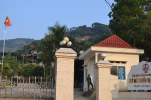 Phong tỏa tài khoản đối với khoáng sản Á Cường