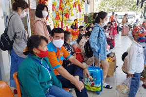 Nha Trang: Các nhà xe "méo mặt" vì vắng khách