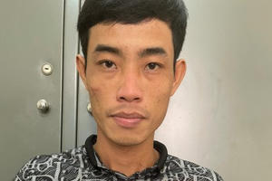 TP HCM: Bắt tên trộm điện thoại, kéo lê nữ nhân viên trên đường khi bỏ trốn