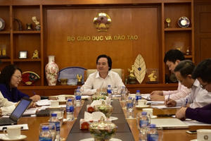 Bộ trưởng Phùng Xuân Nhạ thừa nhận “trống” mảng đào tạo chuẩn mực đạo đức trong giáo viên