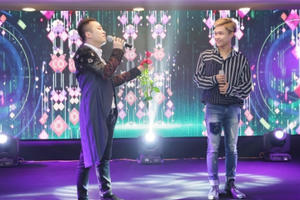 Tùng Dương biểu diễn cực sung khi kết hợp cùng em trai