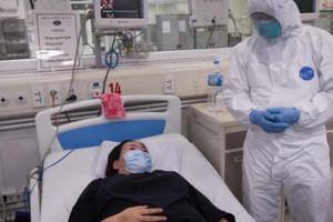 Sốt cao 2-3 tiếng một lần khi mắc Covid-19, phải xử lý thế nào? Sốt cao 2-3 tiếng một lần khi mắc Covid-19, phải xử lý thế nào?