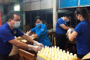 Đem “Cháo Hạnh phúc” đến với y bác sĩ nơi tuyến đầu chống dịch Covid-19 tại Quảng Nam - Đà Nẵng