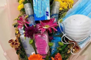 Ngày lễ tình nhân, tặng gì để tình cảm thêm 'gần'?