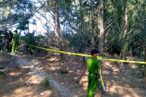 Phát hiện thi thể người đàn ông trong rừng thông với nhiều vết thương trên cơ thể