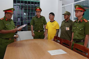 Cho vay lãi nặng 360%/năm, gã đàn ông bị bắt khi ép 'con nợ' ký giấy