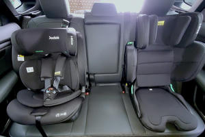 Quốc hội bỏ quy định bắt buộc taxi, xe vận tải phải lắp ghế an toàn cho trẻ em