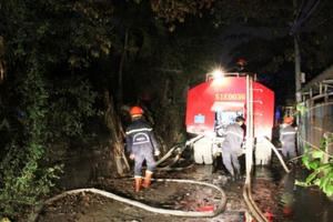 TP HCM: Cháy lớn trong đêm, nhiều tài sản bị thiêu rụi