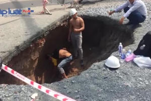 Cận cảnh "hố tử thần" khổng lồ tại TP HCM