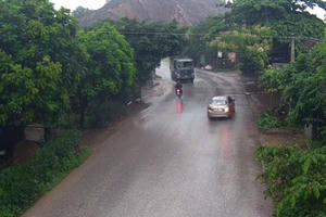 Bắc Giang: Ô tô tải va chạm với xe máy, 2 người tử vong