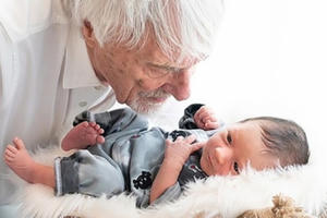 Cựu trùm F1 tiết lộ 'bí quyết có con' ở tuổi 89