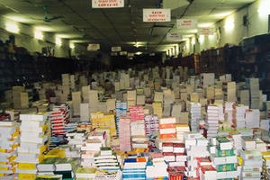 “Bàn tay vô hình” đằng sau vấn nạn sách giả