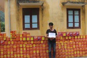 Cao Bằng: Bị tóm gọn khi đang vận chuyển gần 1 tấn pháo lậu