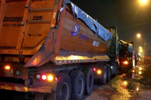 Kiểm tra đoàn "xe vua" phát hiện tài xế dương tính với ma túy Kiểm tra đoàn "xe vua" phát hiện tài xế dương tính với ma túy