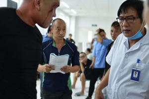 NSND Trọng Trinh: "Vợ nói yêu nhất ở tôi là tính hay quên"