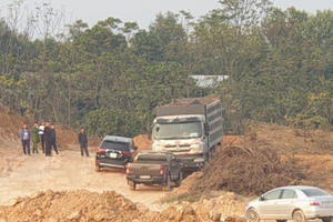 Vĩnh Phúc: Bắt và thu giữ phương tiện múc đất trái phép tại khu vực Công ty Vitto
