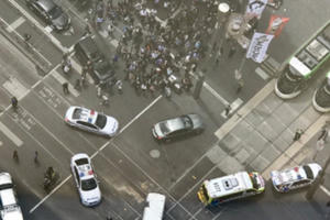 Ô tô điên đâm vào đám đông tại Úc, 3 người chết, 20 người bị thương