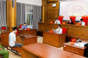 Phiên tòa giả định vụ án "chứa mại dâm" thu hút đông đảo người đam mê tố tụng