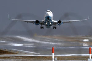 Máy bay Boeing 737-800 chở theo 106 người lại gặp sự cố ở Nga