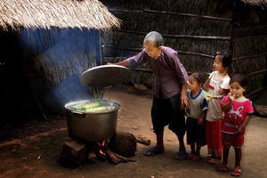 Mẹ đã đi xa Tết còn ở lại