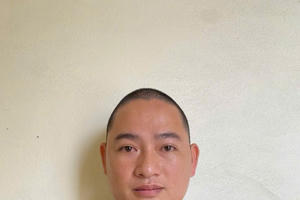 Bắt tạm giam "bố và con nuôi" cưỡng đoạt tài sản của nữ nhân viên quán karaoke Bắt tạm giam "bố và con nuôi" cưỡng đoạt tài sản của nữ nhân viên quán karaoke