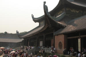 Ninh Bình: Bắt vợ chồng “đạo chích” móc túi khách tại chùa Bái Đính