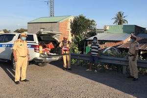 Bình Định lập tổ phản ứng nhanh xử lý xe quá tải