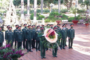 Sư đoàn 320 dâng hương tri ân các liệt sỹ nhân kỷ niệm 71 năm thành lập