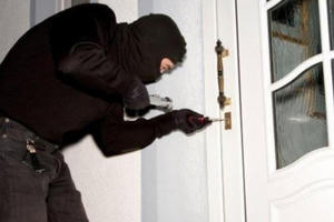 Một Tiến sĩ phá khoá phòng kế toán ăn trộm gần 130 triệu đồng