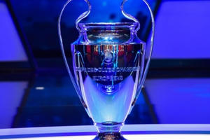 Nhiều giải đấu bóng đá lớn của châu Âu bị hoãn vô thời hạn vì dịch Covid